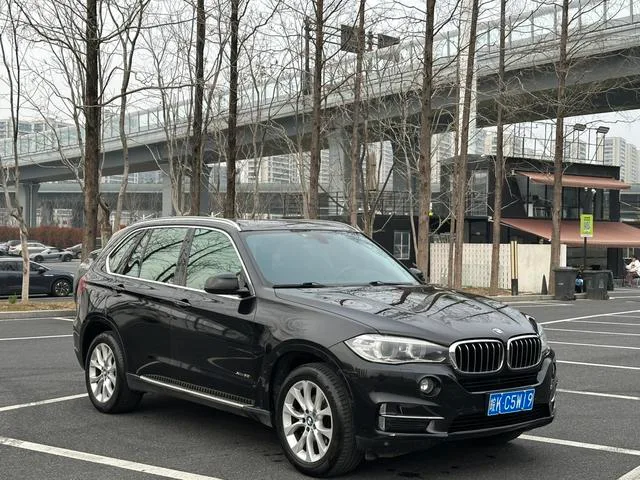 BMW X5 2018 xDrive28i exterior photo 3