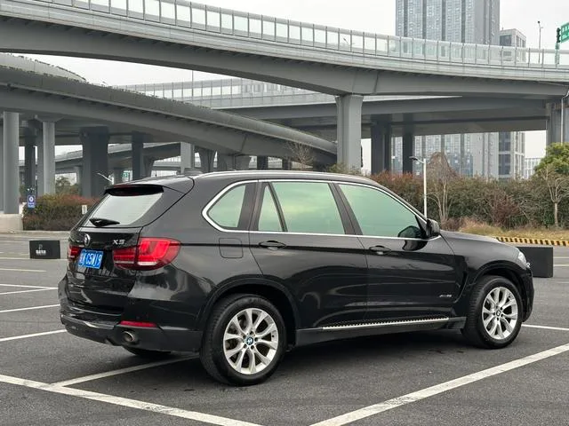 BMW X5 2018 xDrive28i exterior photo 4