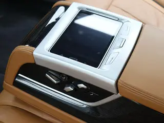 BMW 7 Series 2018 730Li Premium Class M Sports suit exterior photo 9