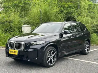 BMW X5 2023 xDrive30Li M Спортивный костюм