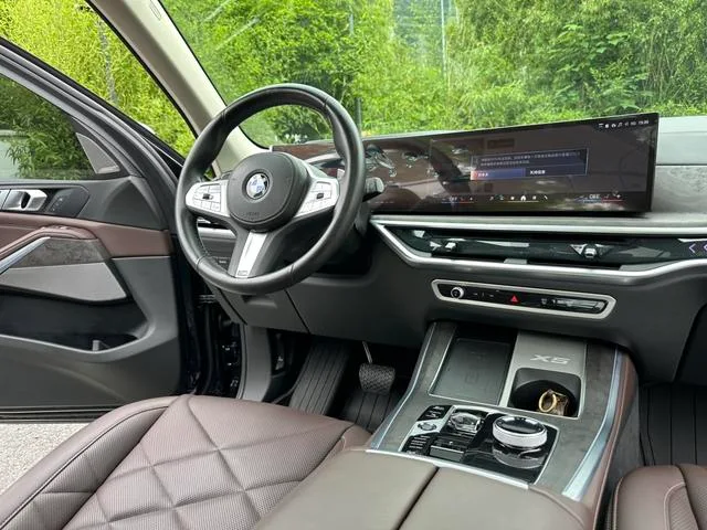 BMW X5 2023 xDrive30Li M Conjunto deportivo interior foto 16 BMW X5 2023 xDrive30Li M Conjunto deportivo interior foto 16