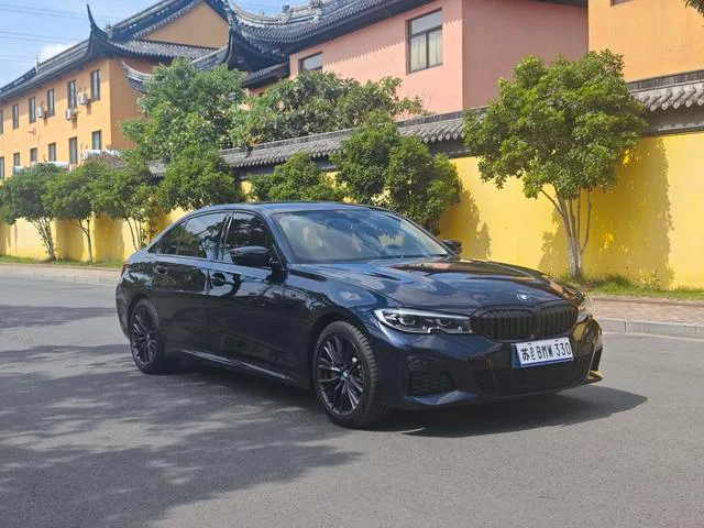 BMW 3 Series 2020 325Li M Set de nuit de sport extérieur photo 3