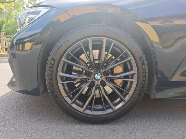 BMW 3 Series 2020 325Li M Set de nuit de sport intérieur photo 14