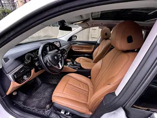 BMW 6 Series GT 2019 630i Luxury Design Set interior photo 9