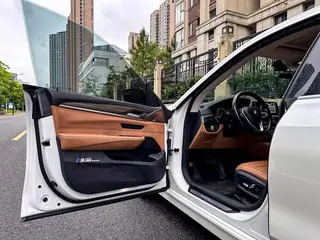 BMW 6 Series GT 2019 630i Luxury Design Set interior photo 12