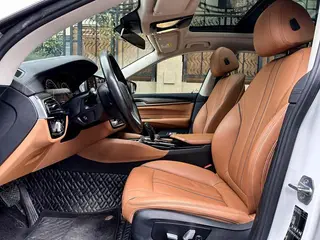 BMW 6 Series GT 2019 630i Luxury Design Set interior photo 13