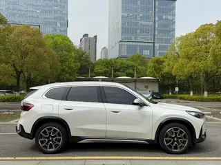 BMW X1 2023 sDrive25Li X Traje de diseño exterior foto 4 BMW X1 2023 sDrive25Li X Traje de diseño exterior foto 4