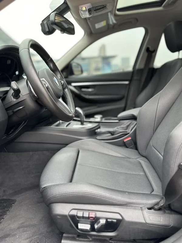 BMW 3 Series 2019 320Li M Sports Obsidian Night Edition exterior photo 8