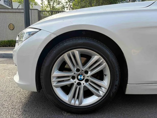 BMW 3 Series 2017 320Li Estilo de moda exterior foto 3 BMW 3 Series 2017 320Li Estilo de moda exterior foto 3