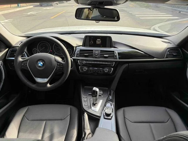 BMW 3 Series 2017 320Li Estilo de moda exterior foto 7 BMW 3 Series 2017 320Li Estilo de moda exterior foto 7