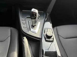 BMW 3 Series 2017 320Li Estilo de moda interior foto 10 BMW 3 Series 2017 320Li Estilo de moda interior foto 10