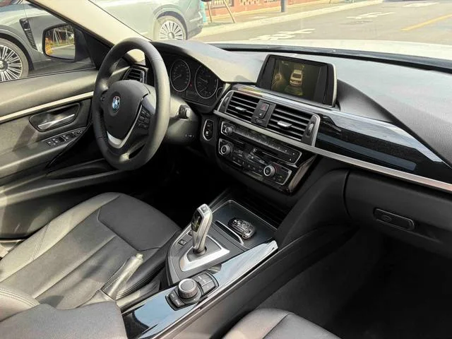 BMW 3 Series 2017 320Li Estilo de moda interior foto 12 BMW 3 Series 2017 320Li Estilo de moda interior foto 12