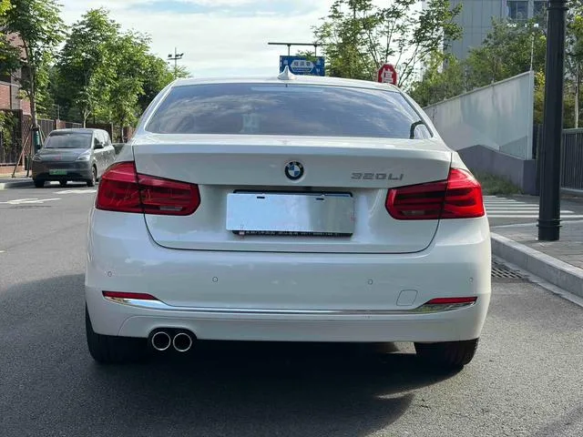 BMW 3 Series 2017 320Li Estilo de moda interior foto 15 BMW 3 Series 2017 320Li Estilo de moda interior foto 15