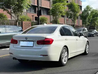 BMW 3 Series 2017 320Li Estilo de moda interior foto 16 BMW 3 Series 2017 320Li Estilo de moda interior foto 16