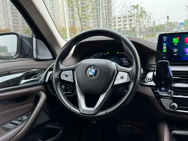 BMW 5 Series 2021 525Li Ensemble de luxe intérieur photo 14