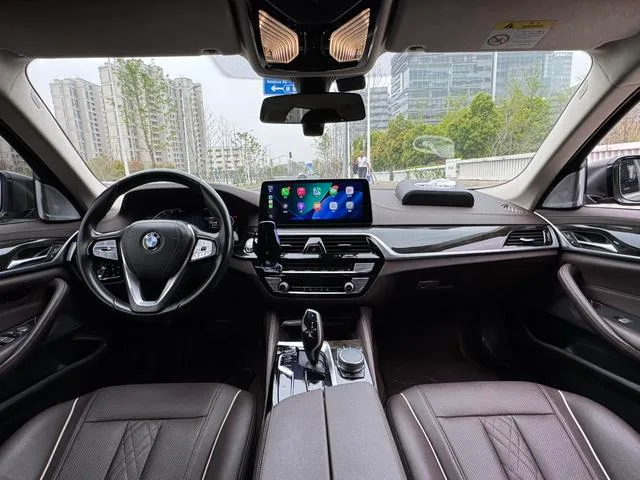 BMW 5 Series 2021 525Li Ensemble de luxe intérieur photo 15