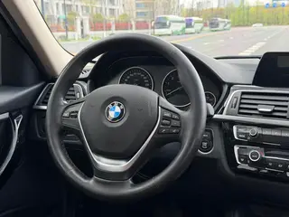 BMW 3 Series 2018 320Li Модный тип интерьер фото 10