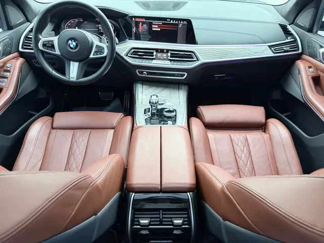 BMW X7 2020 xDrive40i Premium Class M Sports suit interior photo 11