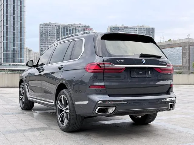 BMW X7 2020 xDrive40i Premium Class M Sports suit interior photo 13