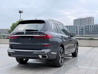 BMW X7 2020 xDrive40i Premium Class M Sports suit interior photo 15