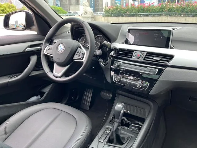 BMW X1 2016 sDrive18Li Estilo de moda exterior foto 5