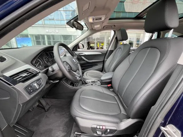 BMW X1 2016 sDrive18Li Estilo de moda interior foto 9