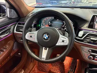 BMW 7 Series 2019 Reforma 740Li xDrive Tipo administrativo M Conjunto deportivo exterior foto 5