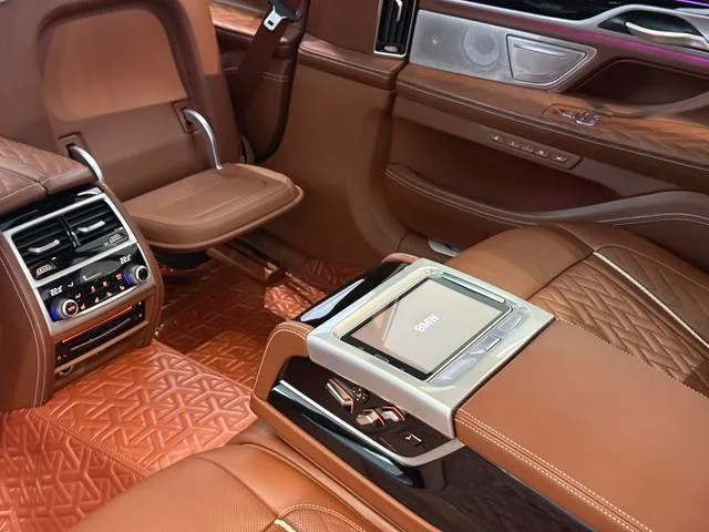 BMW 7 Series 2019 Reforma 740Li xDrive Tipo administrativo M Conjunto deportivo interior foto 11