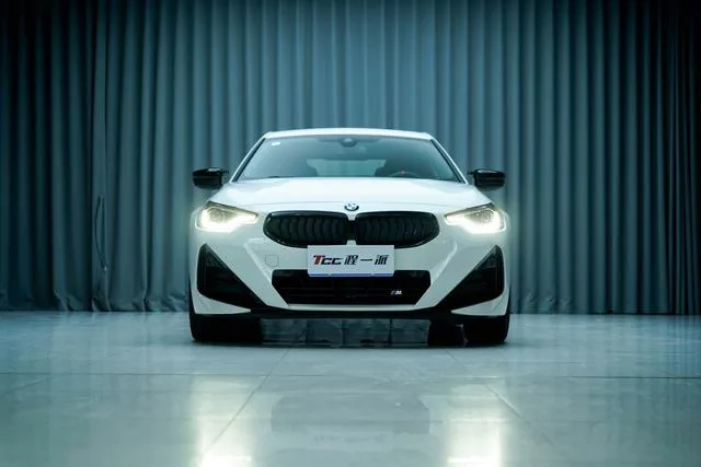 BMW 2 Series 2025 M240i xDrive Coupe exterior photo 3 BMW 2 Series 2025 M240i xDrive Coupe exterior photo 3