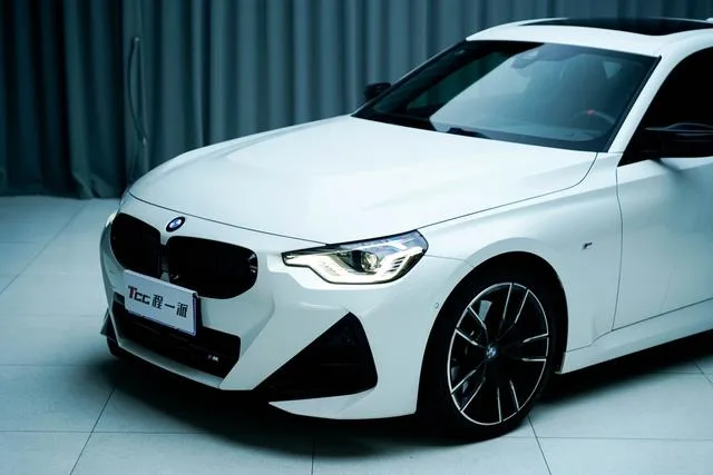 BMW 2 Series 2025 M240i xDrive Coupe exterior photo 4 BMW 2 Series 2025 M240i xDrive Coupe exterior photo 4