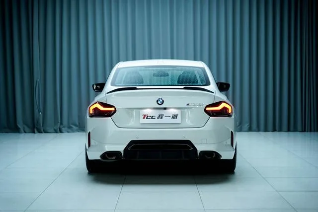 BMW 2 Series 2025 M240i xDrive Coupe interior photo 9 BMW 2 Series 2025 M240i xDrive Coupe interior photo 9