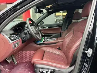 BMW 7 Series 2019 Reforma 740Li xDrive Tipo administrativo M Conjunto deportivo exterior foto 4 BMW 7 Series 2019 Reforma 740Li xDrive Tipo administrativo M Conjunto deportivo exterior foto 4