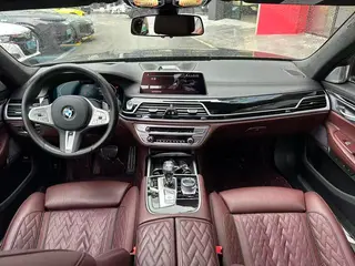 BMW 7 Series 2019 Reforma 740Li xDrive Tipo administrativo M Conjunto deportivo exterior foto 5 BMW 7 Series 2019 Reforma 740Li xDrive Tipo administrativo M Conjunto deportivo exterior foto 5