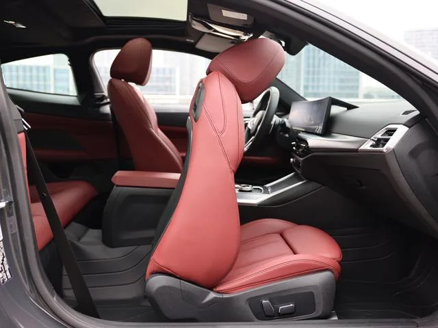 BMW 4 Series 2024 430i M Traje nocturno deportivo Yao interior foto 17 BMW 4 Series 2024 430i M Traje nocturno deportivo Yao interior foto 17