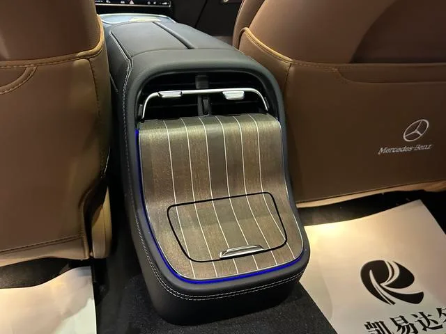 Mercedes-Benz E-Class 2025 Restyling E 300 L Luxury type Passenger car interior photo 14 Mercedes-Benz E-Class 2025 Restyling E 300 L Luxury type Passenger car interior photo 14