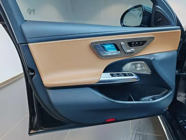 Mercedes-Benz E-Class 2025 E 300 L Luxury type Passenger car exterior photo 10 Mercedes-Benz E-Class 2025 E 300 L Luxury type Passenger car exterior photo 10