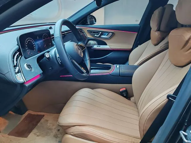 Mercedes-Benz E-Class 2025 E 300 L Luxury type Passenger car interior photo 11 Mercedes-Benz E-Class 2025 E 300 L Luxury type Passenger car interior photo 11