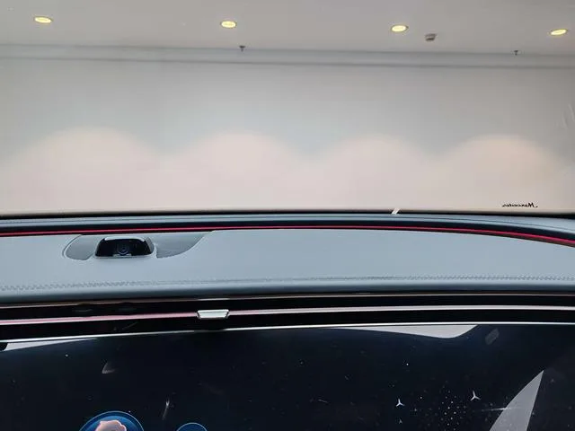 Mercedes-Benz E-Class 2025 E 300 L Luxury type Passenger car interior photo 17 Mercedes-Benz E-Class 2025 E 300 L Luxury type Passenger car interior photo 17