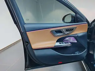 Mercedes-Benz E-Class 2024 E 300 L De lujo Coche interior foto 19 Mercedes-Benz E-Class 2024 E 300 L De lujo Coche interior foto 19