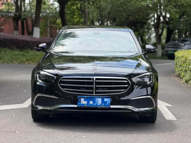 Mercedes-Benz E-Class 2022 Three changes E 300 L Fashionable Passenger car exterior photo 2 Mercedes-Benz E-Class 2022 Three changes E 300 L Fashionable Passenger car exterior photo 2