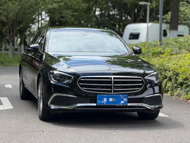 Mercedes-Benz E-Class 2022 Three changes E 300 L Fashionable Passenger car exterior photo 3 Mercedes-Benz E-Class 2022 Three changes E 300 L Fashionable Passenger car exterior photo 3