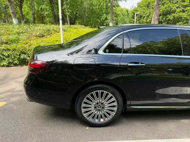 Mercedes-Benz E-Class 2022 Three changes E 300 L Fashionable Passenger car interior photo 16 Mercedes-Benz E-Class 2022 Three changes E 300 L Fashionable Passenger car interior photo 16