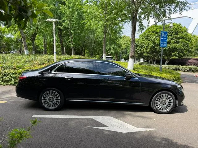 Mercedes-Benz E-Class 2022 Three changes E 300 L Fashionable Passenger car interior photo 17 Mercedes-Benz E-Class 2022 Three changes E 300 L Fashionable Passenger car interior photo 17