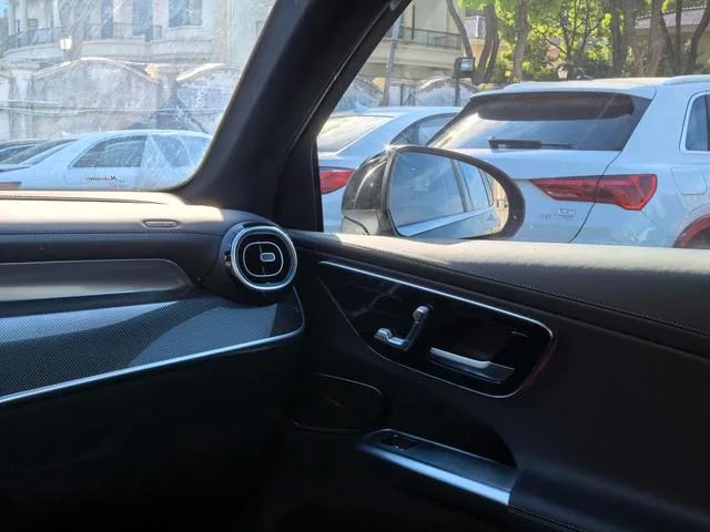 Mercedes-Benz GLC 2025 GLC 260 L 4MATIC Dynamic 5 seat interior photo 11 Mercedes-Benz GLC 2025 GLC 260 L 4MATIC Dynamic 5 seat interior photo 11