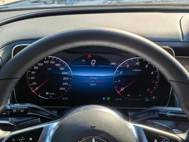 Mercedes-Benz GLC 2025 GLC 260 L 4MATIC Dynamic 5 seat interior photo 16 Mercedes-Benz GLC 2025 GLC 260 L 4MATIC Dynamic 5 seat interior photo 16