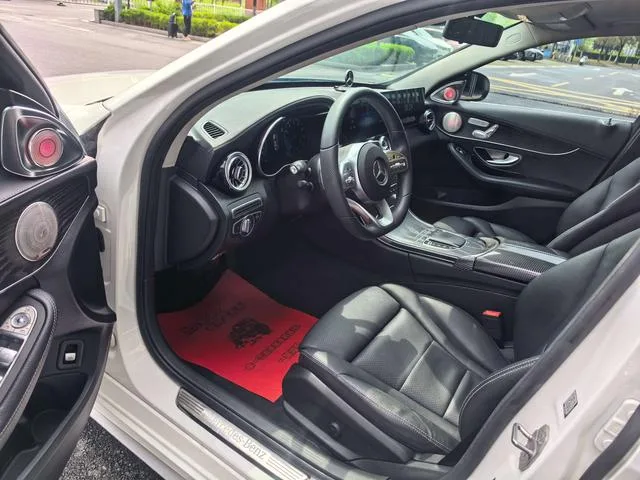 Mercedes-Benz C-Class 2021 C 260 L Sports version interior photo 12 Mercedes-Benz C-Class 2021 C 260 L Sports version interior photo 12