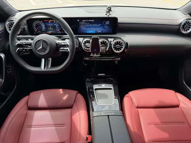Mercedes-Benz A-Class 2025 A 200 L Fashion Edition exterior photo 9