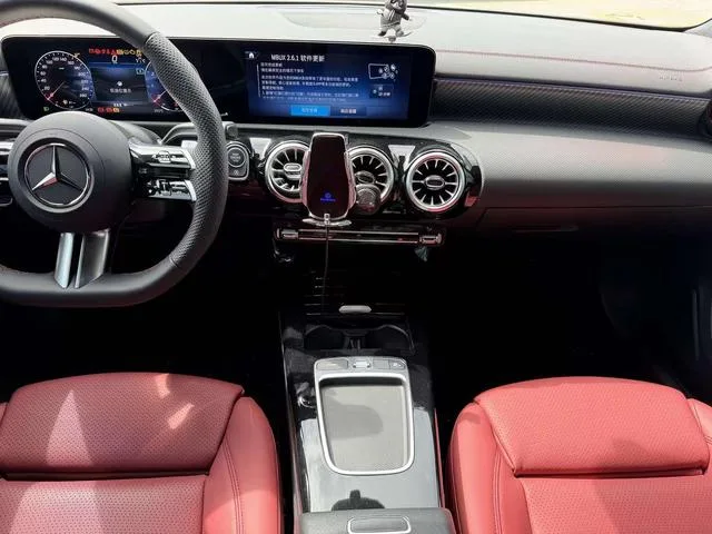 Mercedes-Benz A-Class 2025 A 200 L Fashion Edition interior photo 16
