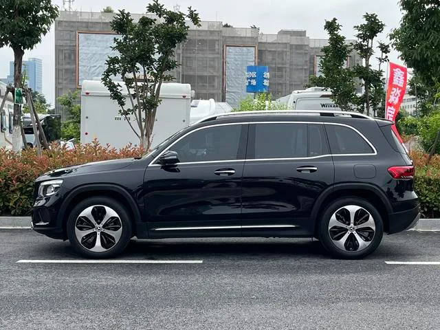 Mercedes-Benz GLB 2023 GLB 220 Fashionable exterior photo 3 Mercedes-Benz GLB 2023 GLB 220 Fashionable exterior photo 3