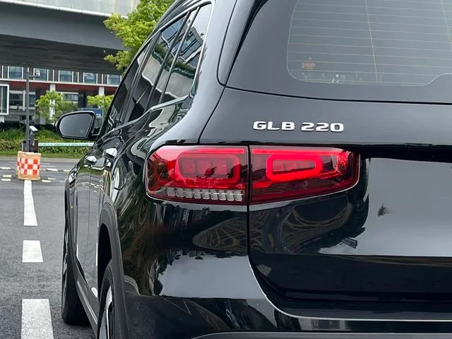 Mercedes-Benz GLB 2023 GLB 220 Fashionable exterior photo 6 Mercedes-Benz GLB 2023 GLB 220 Fashionable exterior photo 6